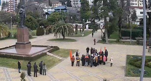 В Сочи коммунисты и «дети войны» провели акцию памяти в день смерти Ленина. Фото Светланы Кравченко для "Кавказского узла" В Сочи коммунисты и «дети войны» провели акцию памяти в день смерти Ленина. Фото Светланы Кравченко для "Кавказского узла"