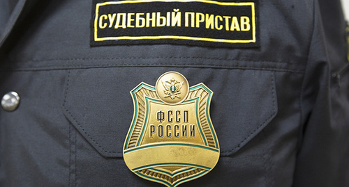 Атрибуты форменной одежды судебного пристава. http://www.vsluh.ru/news/society/314217 Атрибуты форменной одежды судебного пристава. http://www.vsluh.ru/news/society/314217