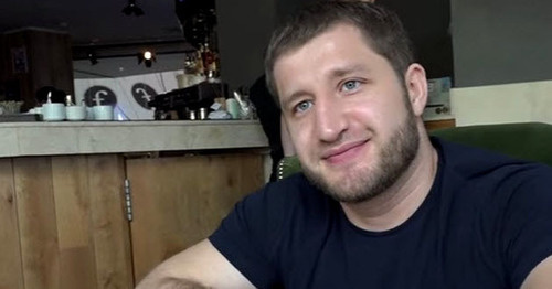 Хаджимурат Аккаев. Кадр из видео пользователя Crosslifting https://www.youtube.com/watch?v=hpf3N0VlaR4 Хаджимурат Аккаев. Кадр из видео пользователя Crosslifting https://www.youtube.com/watch?v=hpf3N0VlaR4