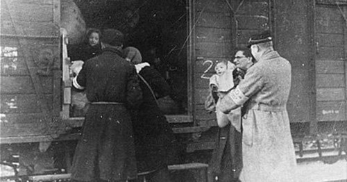 Депортация карачаевского и балкарского народов. Фото http://karachai.ucoz.ru Депортация карачаевского и балкарского народов. Фото http://karachai.ucoz.ru