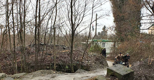 Участок административной границы между Грузией и Абхазией в районе Зугдиди. Фото: Tamar Zantaraia (RFE/RL) Участок административной границы между Грузией и Абхазией в районе Зугдиди. Фото: Tamar Zantaraia (RFE/RL)