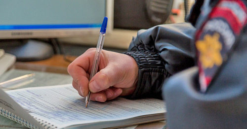 Сотрудник полиции. Фото www.riadagestan.ru Сотрудник полиции. Фото www.riadagestan.ru