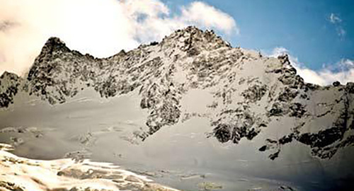 Эльбрус. Фото https://kurort.yuga.ru/elbrus/ Эльбрус. Фото https://kurort.yuga.ru/elbrus/