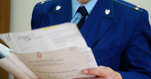 Сотрудник прокуратуры. Фото https://chechnyatoday.com/content/view/303257