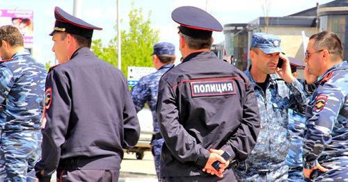 Сотрудники полиции. Грозный. Фото Магомеда Магомедова для "Кавказского узла" Сотрудники полиции. Грозный. Фото Магомеда Магомедова для "Кавказского узла"