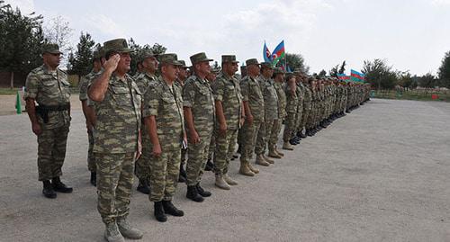 Строй солдат армии Азербайджана. Фото http://mod.gov.az/az/foto-arxiv-045/ Строй солдат армии Азербайджана. Фото http://mod.gov.az/az/foto-arxiv-045/