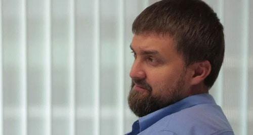 Хамзат Черноморченко. Кадр из видео "Кавказского узла" Хамзат Черноморченко. Кадр из видео "Кавказского узла"