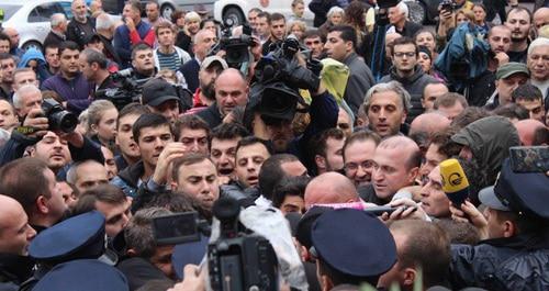 Акция протеста возле сакребуло. Тбилиси, 10 октября 2017 г. Фото Инны Кукуджановой для "Кавказского узла"

