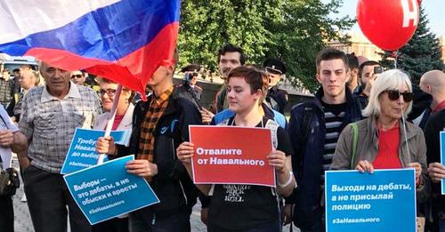 Пикет сторонников Навального в Ростове-на-Дону. 7 октября 2017 г. Фото Константина Волгина для "Кавказского узла" Пикет сторонников Навального в Ростове-на-Дону. 7 октября 2017 г. Фото Константина Волгина для "Кавказского узла"