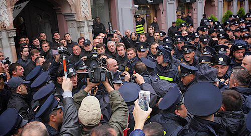 Акция протеста в Тбилиси 10 октября 2017 года. Фото © Sputnik/ STRINGER https://sputnik-georgia.ru/politics/20171010/237692572/Zasedanie-na-fone-akcii-Panorame-Tbilisi-otdali-zemli.html Акция протеста в Тбилиси 10 октября 2017 года. Фото © Sputnik/ STRINGER https://sputnik-georgia.ru/politics/20171010/237692572/Zasedanie-na-fone-akcii-Panorame-Tbilisi-otdali-zemli.html