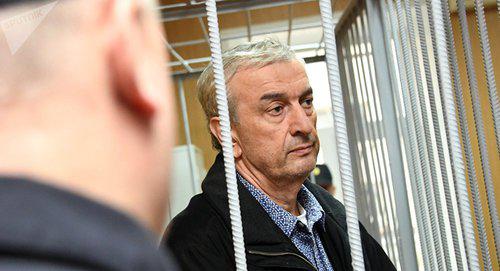 Даур Барганджи на заседании суда. Фото Sputnik. Илья Питалев
http://sputnik-abkhazia.ru/world/20171025/1022228181/zaderzhannyj-v-moskve-eks-chinovnik-iz-abxazii-otricaet-xishhenie-deneg-u-etusha.html Даур Барганджи на заседании суда. Фото Sputnik. Илья Питалев
http://sputnik-abkhazia.ru/world/20171025/1022228181/zaderzhannyj-v-moskve-eks-chinovnik-iz-abxazii-otricaet-xishhenie-deneg-u-etusha.html