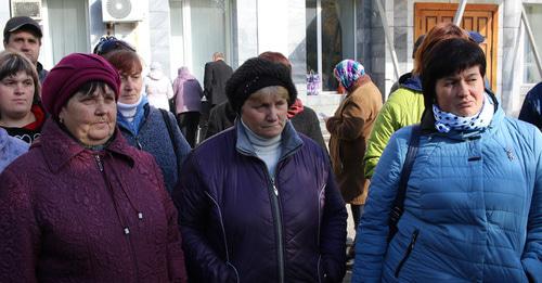 Гуковские шахтеры во время пикета. 23 октября 2017 г. Фото Вячеслава Прудникова для "Кавказского узла" Гуковские шахтеры во время пикета. 23 октября 2017 г. Фото Вячеслава Прудникова для "Кавказского узла"