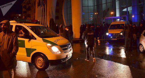 Машины "скорой" возле входа в гостиницу "Леогранд". Фото: Seyran Baroyan, Sputnik, https://sputnik-georgia.ru/incidents/20171126/238320739/Sredi-pogibshih-vo-vremja-pozhara-v-Batumi-byvshij-voennosluzhashhij.html Машины "скорой" возле входа в гостиницу "Леогранд". Фото: Seyran Baroyan, Sputnik, https://sputnik-georgia.ru/incidents/20171126/238320739/Sredi-pogibshih-vo-vremja-pozhara-v-Batumi-byvshij-voennosluzhashhij.html