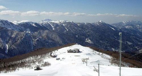 По дороге в Архыз © Елена Синеок. ЮГА.ру Горнолыжный комплекс "Лунная поляна". Фото: RuLeaks © Фото Юга.ру

