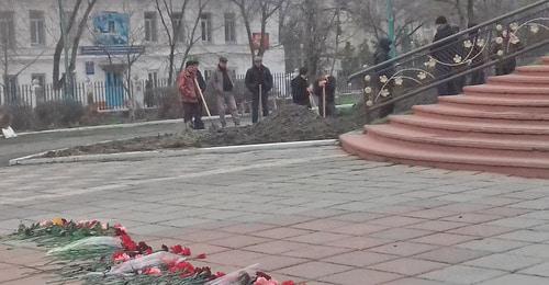 Территория Свято-Георгиевского храма в Кизляре. 20 февраля 2018 года. Фото: пресс-служба администрации города Кизляр http://mo-kizlyar.ru Территория Свято-Георгиевского храма в Кизляре. 20 февраля 2018 года. Фото: пресс-служба администрации города Кизляр http://mo-kizlyar.ru