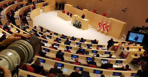 Заседание парламента Грузии. Фото © Sputnik / Alexander Imedashvili
https://sputnik-georgia.ru/politics/20161118/233865316/Parlament-Gruzii-utverdil-rukovoditelej-15-profilnyh-komitetov.html