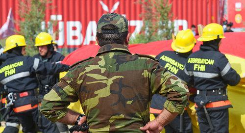 Сотрудник МЧС Азербайджана. Фото Спутник / Мурад Orujov

https://sputnik.az/incidents/20180301/414253819/bakida-yangin-heyecani.html