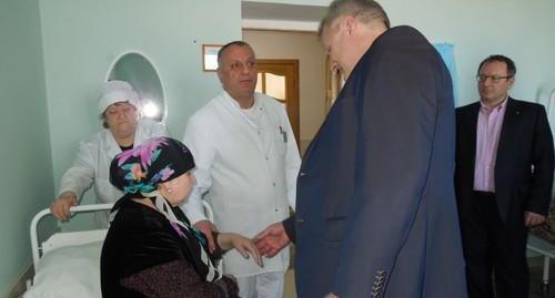 Специалисты ФГБУ «НМИЦ ТО им. Н.Н. Приорова» в Республиканском ортопедо-травматологическом центре в Махачкале. Фото http://minzdravrd.ru/press-tsentr/novosti/moskovskie-vrachi-proverili-rabotu-travmatologicheskoy-sluzhby-respubliki-_842
