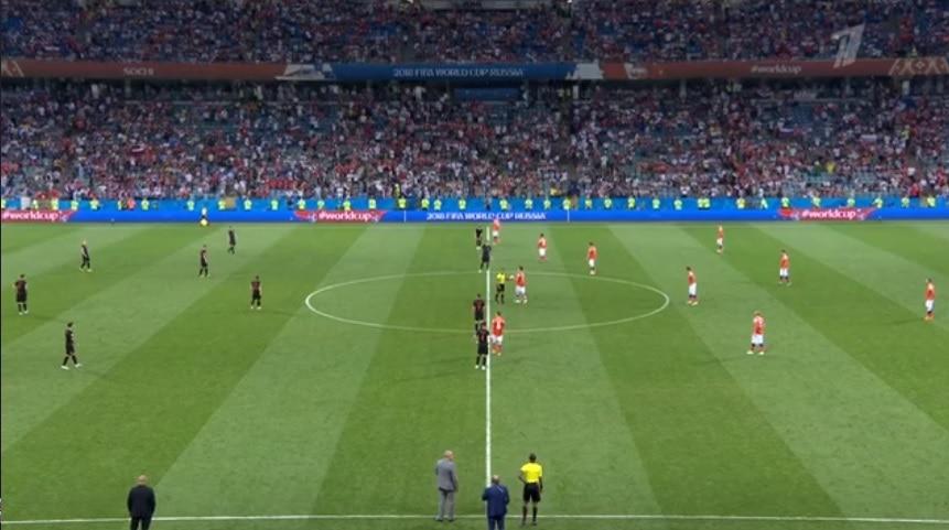 Сборные России и Хорватии на стадионе "Фишт". Сочи, 7 июля 2018 года. Скриншот с онлайн-трансляции