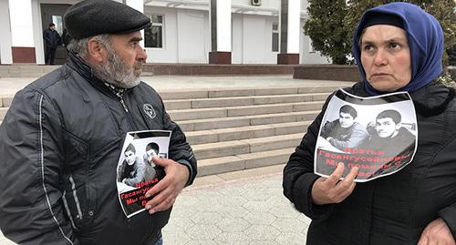 Родители убитых братьев Гасангусейновых. Фото Патимат Махмудовой для "Кавказского узла"
