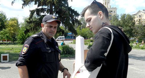 Владислав Погорелов (справа). Фото Татьяны Филимоновой для "Кавказского узла". Владислав Погорелов (справа). Фото Татьяны Филимоновой для "Кавказского узла".