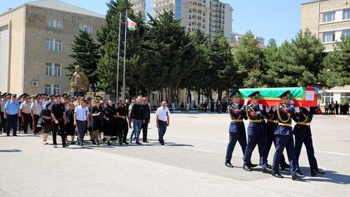 Похороны Рашада Атакишиева 21 августа 2019 года. Фото пресс-службы Минобороны Азербайджана, https://mod.gov.az Похороны Рашада Атакишиева 21 августа 2019 года. Фото пресс-службы Минобороны Азербайджана, https://mod.gov.az