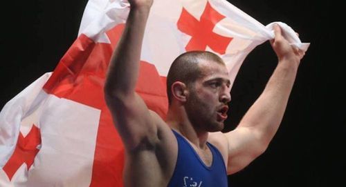 Лаша Гобадзе. Фото кадр видео прямого эфира https://www.facebook.com/GeoWrestlingOfficial/photos/pcb.2670362279661457/2670362032994815/?type=3&theater Лаша Гобадзе. Фото кадр видео прямого эфира https://www.facebook.com/GeoWrestlingOfficial/photos/pcb.2670362279661457/2670362032994815/?type=3&theater
