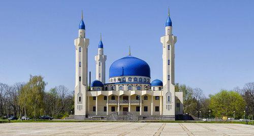 Соборная мечеть Майкопа. Фото: Сергей Демешкин, https://www.flickr.com/photos/160124708@N03/41485027484 Соборная мечеть Майкопа. Фото: Сергей Демешкин, https://www.flickr.com/photos/160124708@N03/41485027484