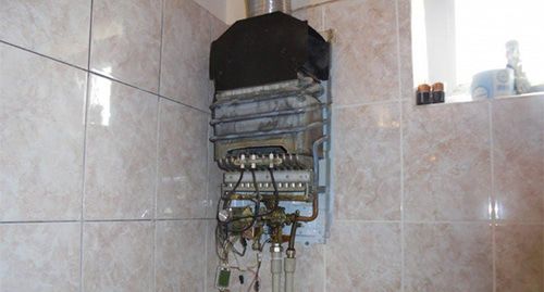 Газовый водонагреватель в частном домовладении в городе Назрань, где произошло отравление угарным газом. Фото: ГУ МЧС РФ по Республике Ингушетия. http://06.mchs.gov.ru/ Газовый водонагреватель в частном домовладении в городе Назрань, где произошло отравление угарным газом. Фото: ГУ МЧС РФ по Республике Ингушетия. http://06.mchs.gov.ru/