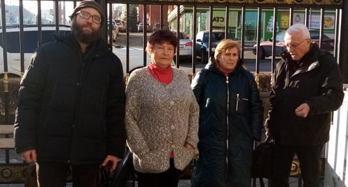 Истцы по делу об отмене постановления Ставропольского края об исключении земель из заказника "Бештаугорский" Андрей Фокин, Валентина Величкина, Елена Суслова и гидрогеолог Владимир Супруненко , фото Аси Капаевой 17 января 2020
