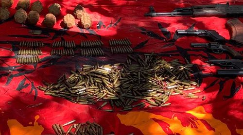 Склад с боеприпасами и оружием в гараже жителя Новороссийска. Фото пресс-службы управления на транспорте МВД России по ЮФО. Склад с боеприпасами и оружием в гараже жителя Новороссийска. Фото пресс-службы управления на транспорте МВД России по ЮФО.