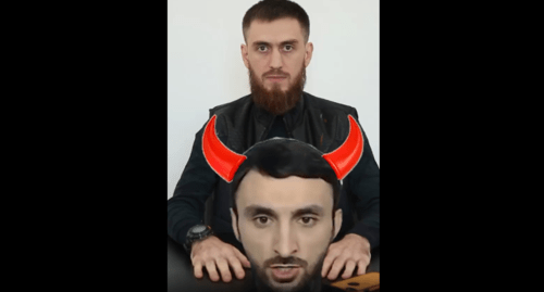 Чингиз Ахмадов с «фотожабой» Тумсо Абдурахманова. Фото: стопкадр из Инстаграма Чингиза Ахмадова - https://www.instagram.com/tv/B3rKUS7Ibhq/?utm_source=ig_web_copy_link**