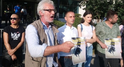 Участиники акции зоозащитников в Тбилиси. Фото Беслана Кмузова для "Кавказского узла". Участиники акции зоозащитников в Тбилиси. Фото Беслана Кмузова для "Кавказского узла".