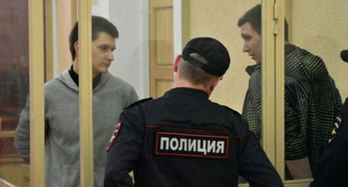 Ян Сидоров и Владислав Мордасов в зале Ростовского облсуда. Фото Валерия Люгаева для "Кавказского узла" Ян Сидоров и Владислав Мордасов в зале Ростовского облсуда. Фото Валерия Люгаева для "Кавказского узла"
