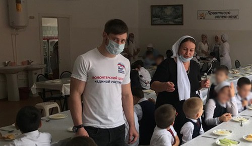 Школьная столовая в Чечне. Фото: «Грозный-информ»
https://grozny-inform.ru/news/culture/121792/ Школьная столовая в Чечне. Фото: «Грозный-информ»
https://grozny-inform.ru/news/culture/121792/