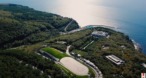 "Дворец Путина". Фото: Скриншот видео "Алексей Навальный"
https://www.youtube.com/watch?v=ipAnwilMncI