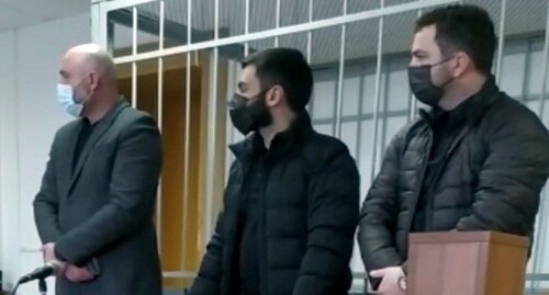 Обвиняемые на заседании Нальчикского горсуда. Скриншот видеозаписи, предоставленной "Кавказскому узлу" Александром Князевым. Обвиняемые на заседании Нальчикского горсуда. Скриншот видеозаписи, предоставленной "Кавказскому узлу" Александром Князевым.