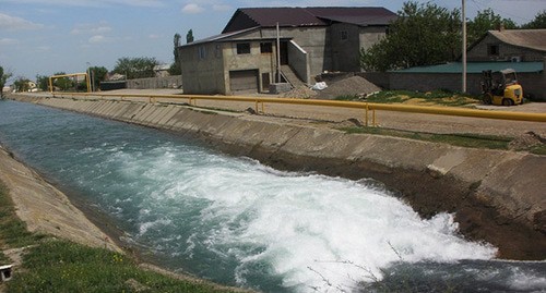 Канал имени Октябрьской Революции в Султанянгиюрте
Фото: Софья Гаджиева https://water-rf.ru/