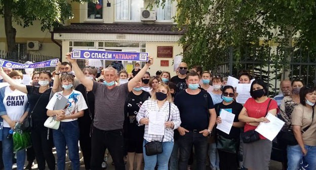 Предприниматели с закрытых рынков. Фото из личного архива Олега Мордвинцева
