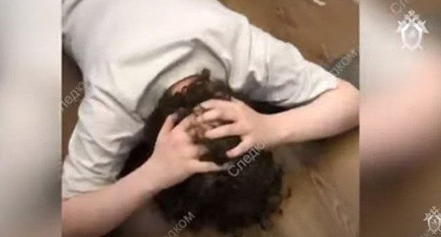 Блогер Юрий Хованский во время залержания. Скриншот видео https://www.youtube.com/watch?v=ajluS134zrU