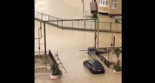 Подтопление в Сочи 05.07.21. Кадр видео
"Южные дела" https://www.youtube.com/watch?v=gvSSU3he5do&t=1s Подтопление в Сочи 05.07.21. Кадр видео
"Южные дела" https://www.youtube.com/watch?v=gvSSU3he5do&t=1s