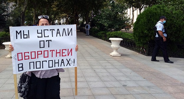 Елена Барзукаева требует привлечь силовиков, пытавших ее сына. 16 августа 2021 г. Фото Расула Магомедова для "Кавказского узла"

