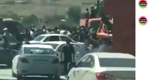 Участники схода против задержания главы администрации поселка Талги Асельдера Магомедова. Скриншот публикации в Instagram-паблике "Life \Жизнь Дагестан" https://www.instagram.com/p/CTHmPPlDy5r/ Участники схода против задержания главы администрации поселка Талги Асельдера Магомедова. Скриншот публикации в Instagram-паблике "Life \Жизнь Дагестан" https://www.instagram.com/p/CTHmPPlDy5r/