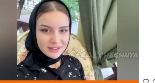 Кадр видеообращения Халимат Тарамовой https://www.instagram.com/p/CTZ2teDi3Jg/ Кадр видеообращения Халимат Тарамовой https://www.instagram.com/p/CTZ2teDi3Jg/