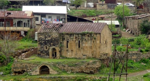 Село Тех в Сюникской области Армении. Фото: вахемарт https://commons.wikimedia.org/wiki/Category:Tegh#/media/File:Tegh,_S._Gevorg,_2014.05.11_-_panoramio.jpg Село Тех в Сюникской области Армении. Фото: вахемарт https://commons.wikimedia.org/wiki/Category:Tegh#/media/File:Tegh,_S._Gevorg,_2014.05.11_-_panoramio.jpg