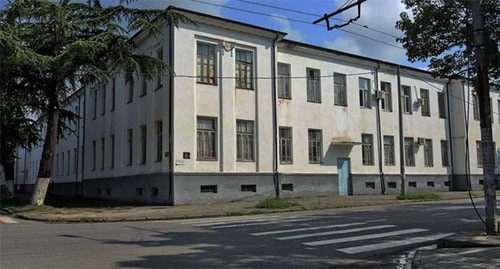 Школа №10 в Сухуме. Фото: Pocomaxa http://wikimapia.org/ Школа №10 в Сухуме. Фото: Pocomaxa http://wikimapia.org/