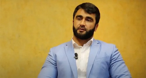 Ислам Хизриев. Фото: aznkaspb Санкт Петербург / YouTube
