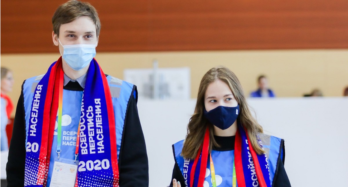 Переписчики. Фото: пресс-служба Всероссийской переписи населения https://www.strana2020.ru/novosti/kak-proyti-perepis-s-perepischikom/ Переписчики. Фото: пресс-служба Всероссийской переписи населения https://www.strana2020.ru/novosti/kak-proyti-perepis-s-perepischikom/