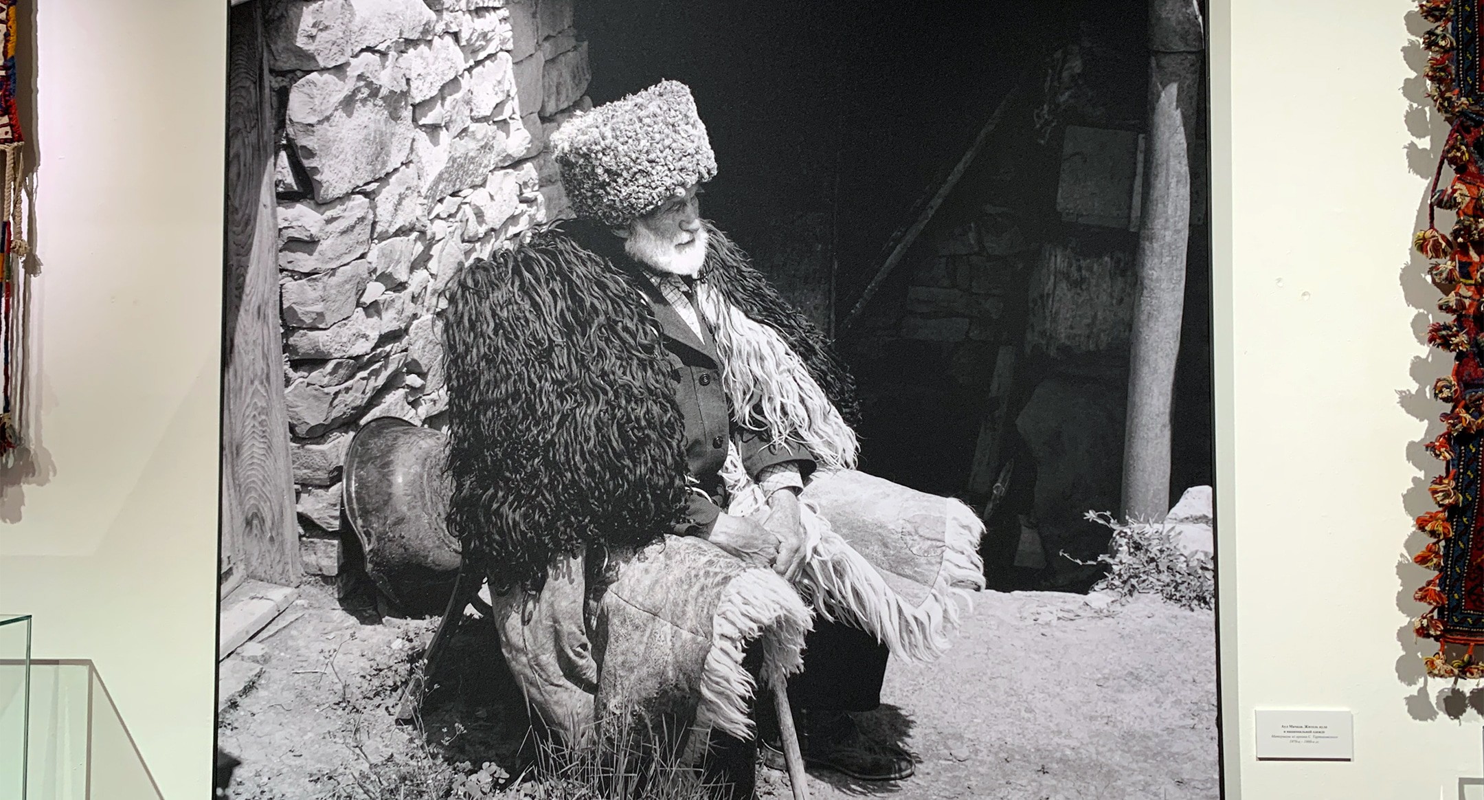 Фотопортрет горца на выставке. Фото: Олег Краснов для "Кавказского узла" Фотопортрет горца на выставке. Фото: Олег Краснов для "Кавказского узла"