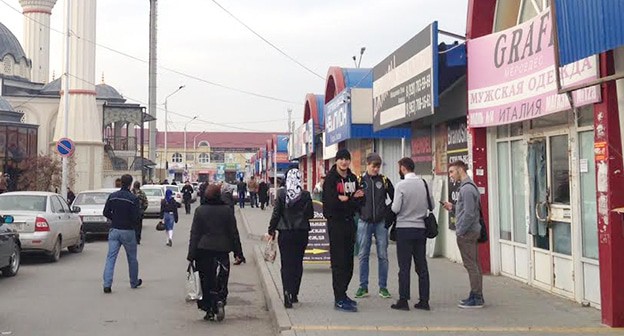 На рынке "Беркат". Грозный. 24 марта 2015 года. Фото Ахмеда Альдебирова для "Кавказского узла" На рынке "Беркат". Грозный. 24 марта 2015 года. Фото Ахмеда Альдебирова для "Кавказского узла"